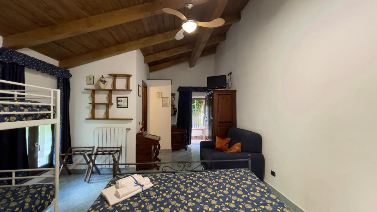 Agriturismo La Casa Del Ghiro Pimonte Exterior photo